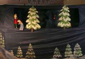 dekoracja teatrzyku WidziMiSię do przedstawienia "Opowieść zimowa"