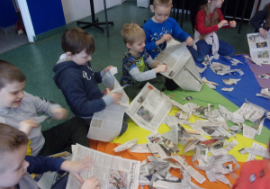 Juniorzy drą gazety