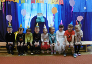dzieci, które obchodzą urodziny w grudniu - zdjęcie grupowe