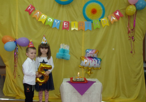 zdjęcie urodzinowe - pięciolatki