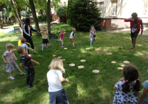 zajęcie Capoeira w ogrodzie przedszkolnym - Tuptusie