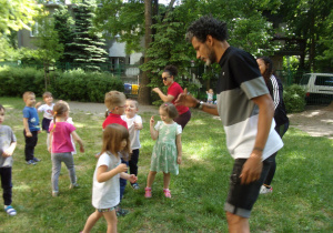 zajęcia Capoeira w ogrodzie przedszkolnym - Smyki