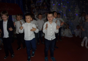 Juniorzy podczas tańca